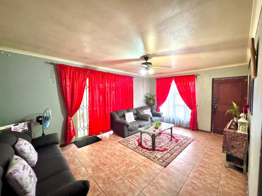 3 Bedroom Property for Sale in Beacon Valley Western Cape